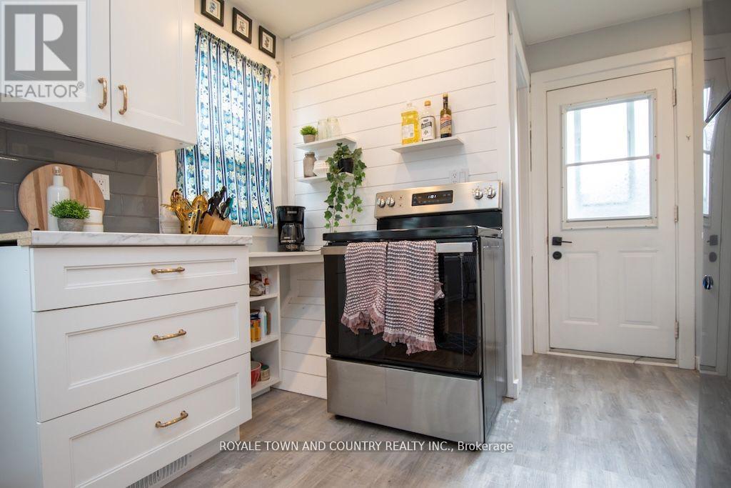 32 Adelaide Street S, Kawartha Lakes (Lindsay), Ontario  K9V 3J7 - Photo 7 - X12191882