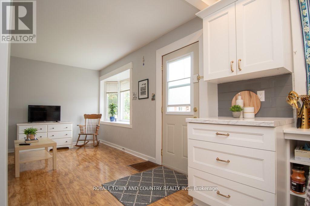 32 Adelaide Street S, Kawartha Lakes (Lindsay), Ontario  K9V 3J7 - Photo 9 - X12191882