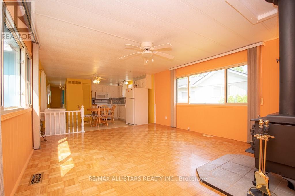 14 Hill Street, Kawartha Lakes (Lindsay), Ontario  K9V 4R1 - Photo 10 - X12192150