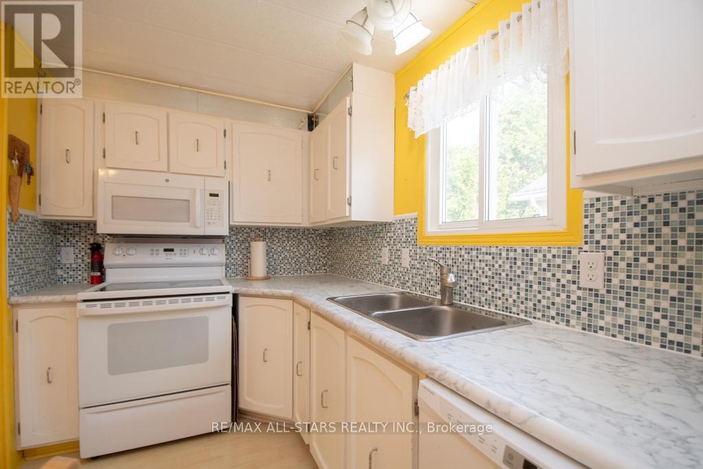 14 Hill Street, Kawartha Lakes (Lindsay), Ontario  K9V 4R1 - Photo 15 - X12192150
