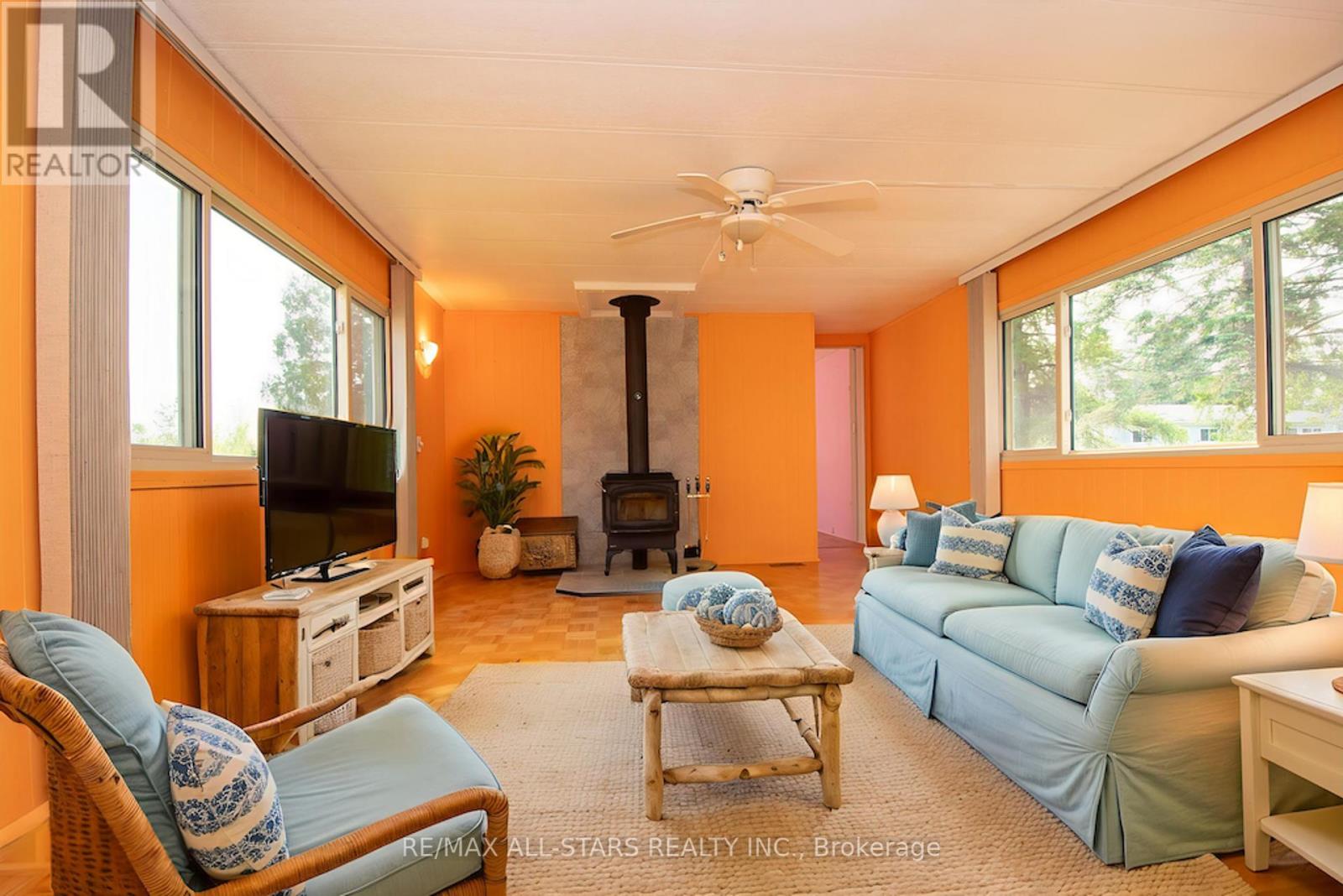 14 Hill Street, Kawartha Lakes (Lindsay), Ontario  K9V 4R1 - Photo 6 - X12192150