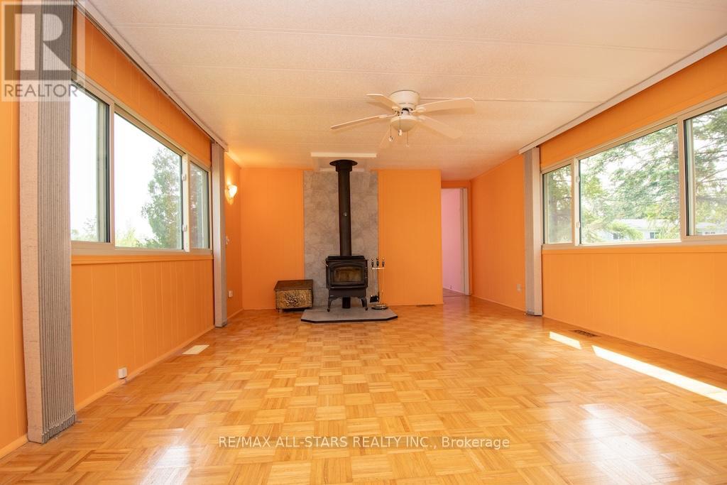 14 Hill Street, Kawartha Lakes (Lindsay), Ontario  K9V 4R1 - Photo 7 - X12192150