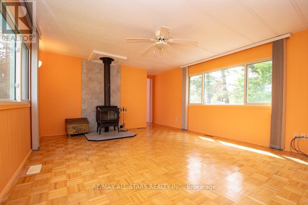 14 Hill Street, Kawartha Lakes (Lindsay), Ontario  K9V 4R1 - Photo 8 - X12192150