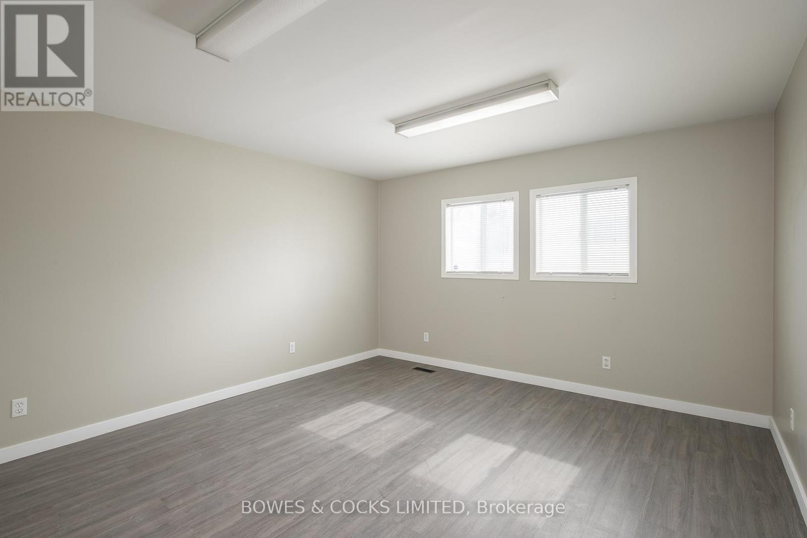 260 Stewart Street, Peterborough Central (North), Ontario  K9J 3M9 - Photo 12 - X12192178