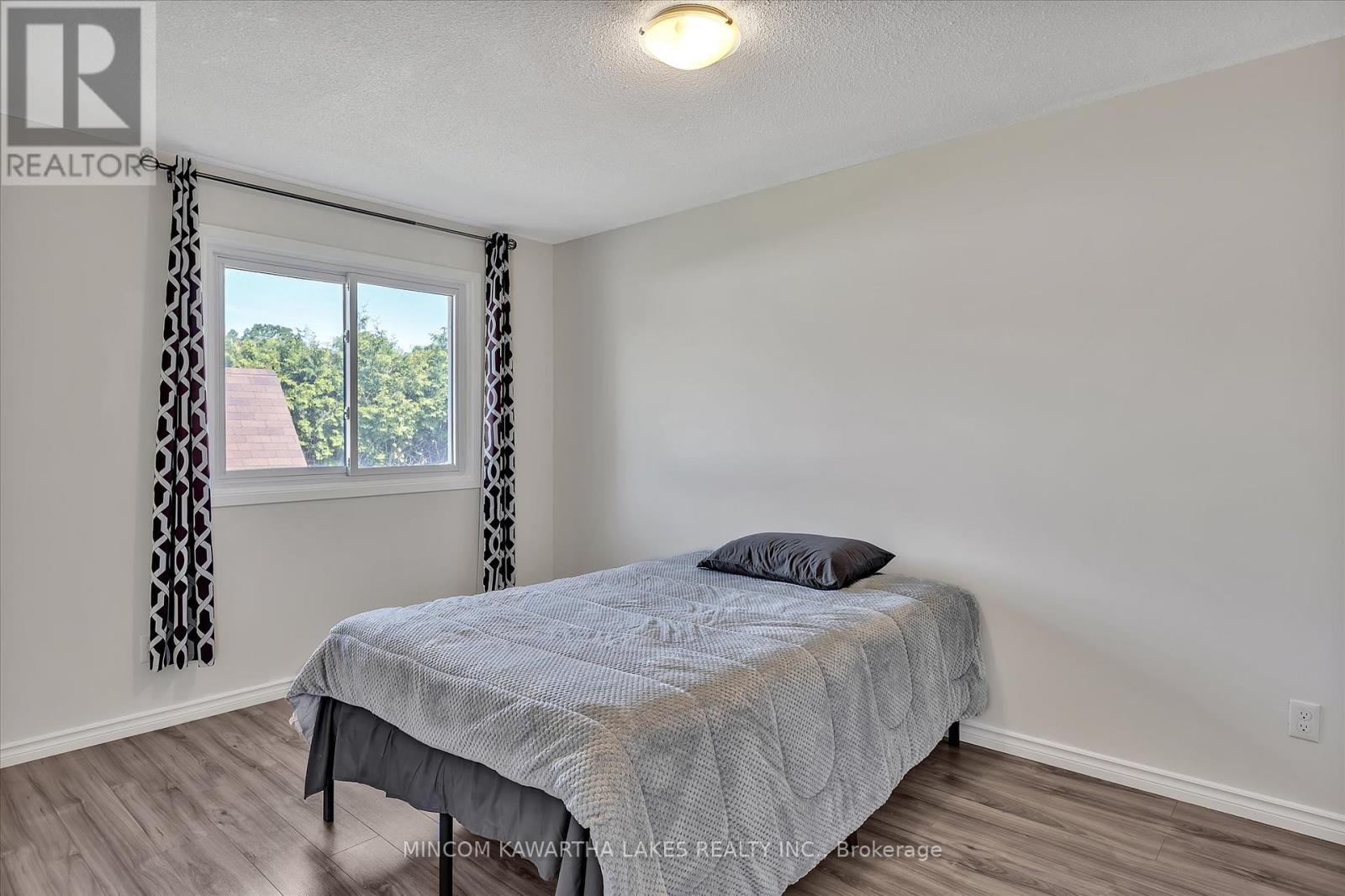 899 Ashdale Crescent W, Peterborough East (North), Ontario  K9H 7H6 - Photo 19 - X12192231