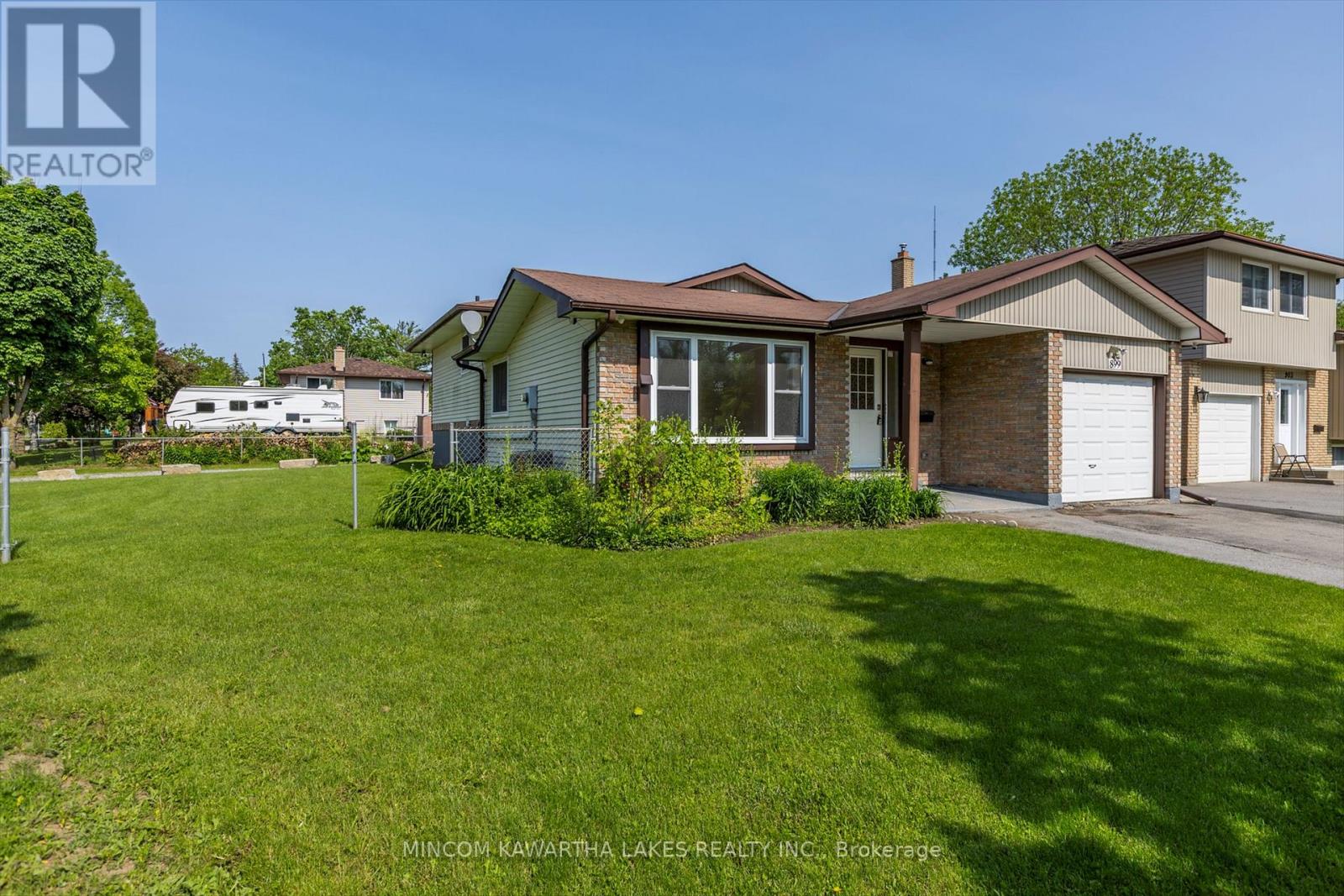 899 Ashdale Crescent W, Peterborough East (North), Ontario  K9H 7H6 - Photo 2 - X12192231