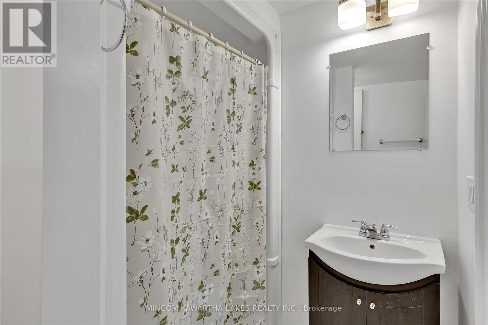 899 Ashdale Crescent W, Peterborough East (North), Ontario  K9H 7H6 - Photo 33 - X12192231