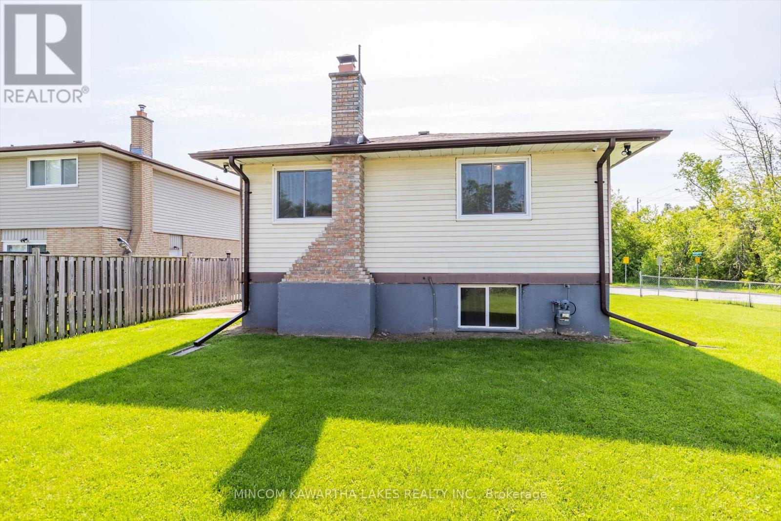 899 Ashdale Crescent W, Peterborough East (North), Ontario  K9H 7H6 - Photo 39 - X12192231