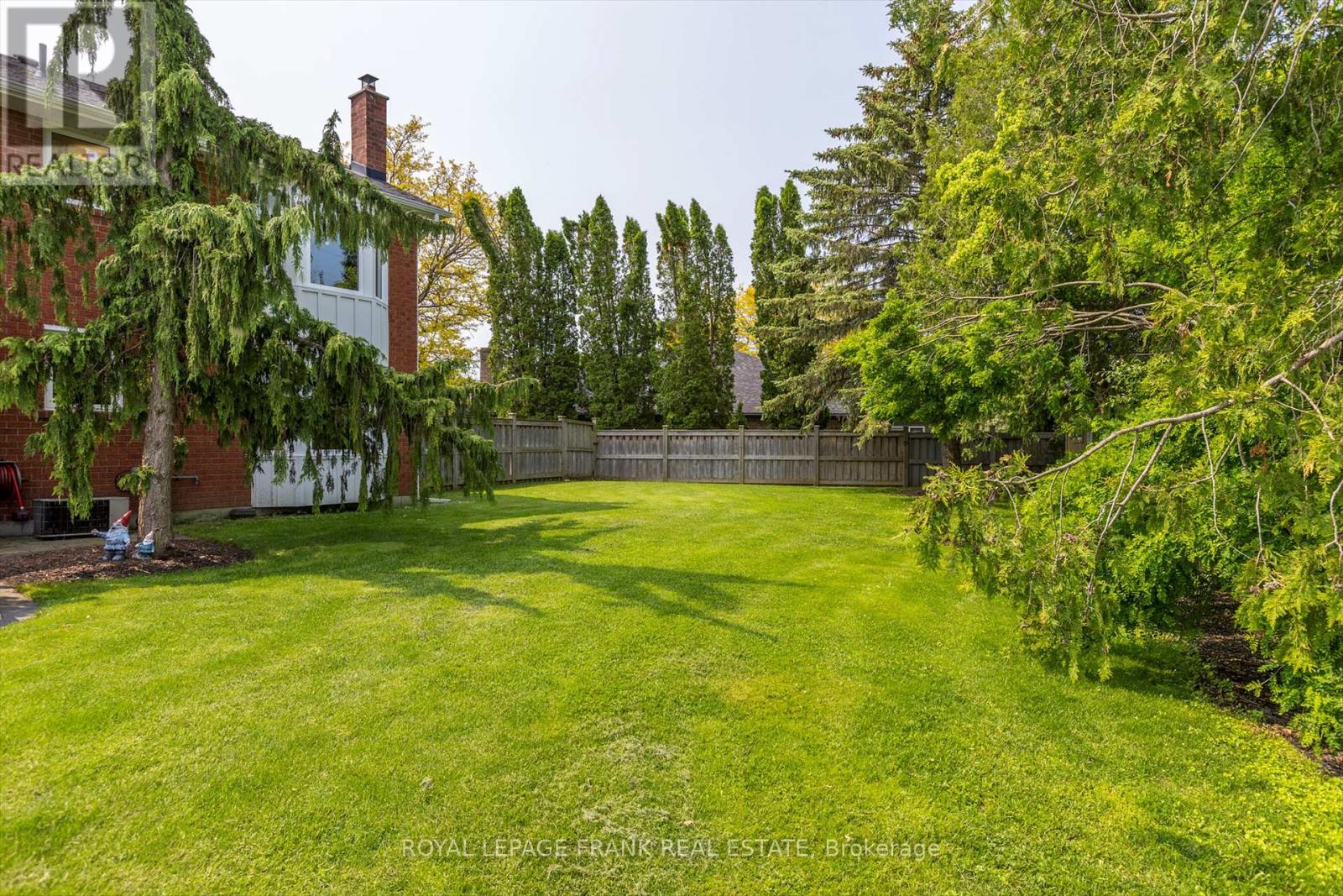 1683 Champlain Drive, Peterborough North (University Heights), Ontario  K9L 1W2 - Photo 38 - X12192330