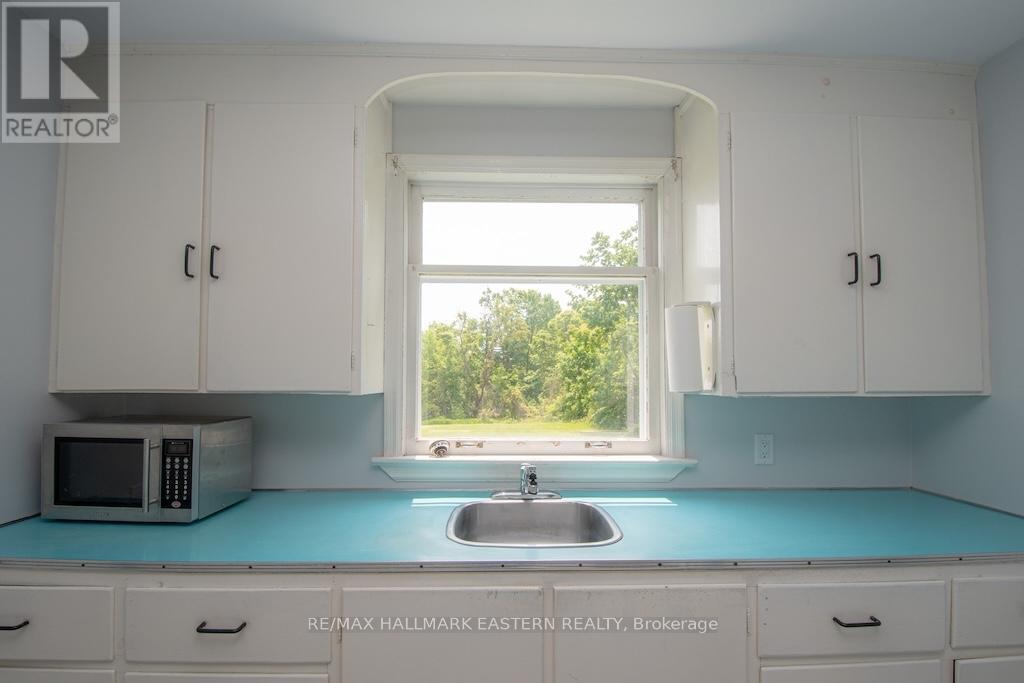 2449 Lansdowne Street W, Cavan Monaghan (Cavan-Monaghan), Ontario  K9J 6X4 - Photo 13 - X12192373