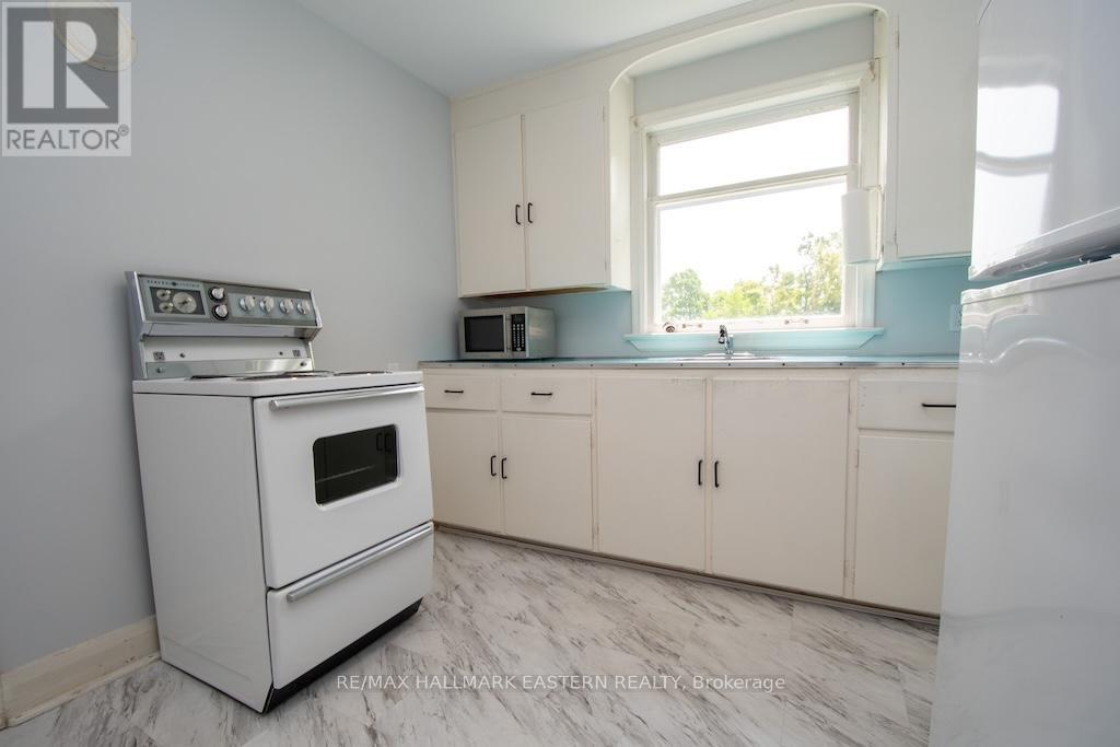 2449 Lansdowne Street W, Cavan Monaghan (Cavan-Monaghan), Ontario  K9J 6X4 - Photo 15 - X12192373