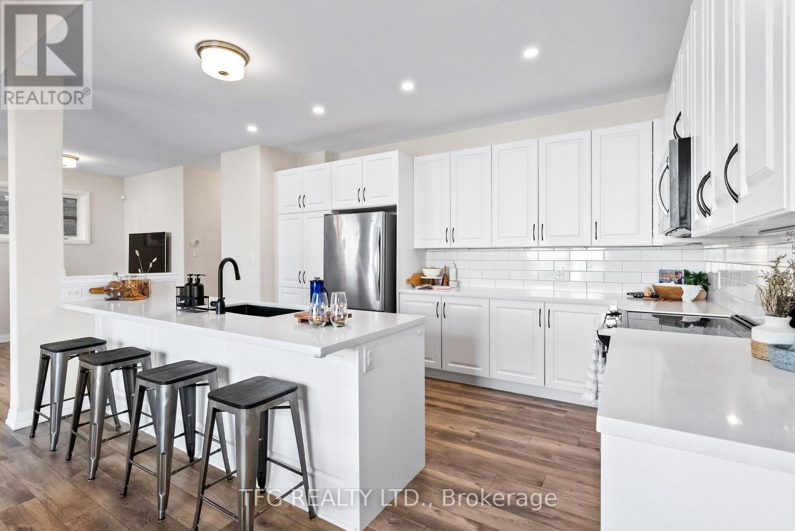 522 Macintosh Grove, Peterborough North (North), Ontario  K9H 0K1 - Photo 11 - X12192443
