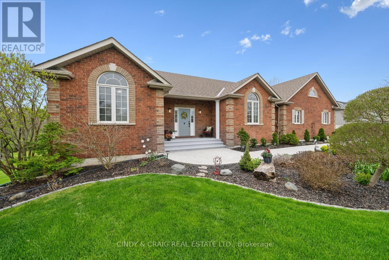 43 Applewood Drive, Trent Hills (Campbellford), Ontario  K0L 1L0 - Photo 2 - X12192217