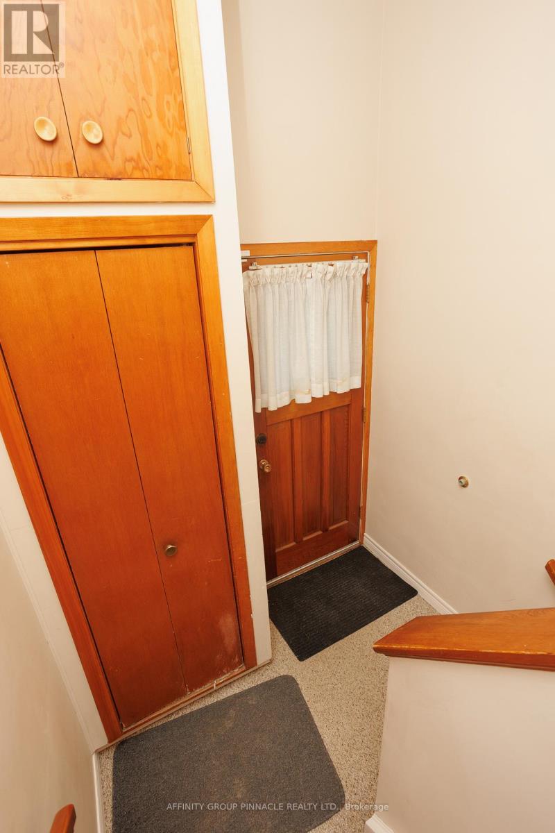 2 Maple Crescent, Kawartha Lakes (Lindsay), Ontario  K9V 2R7 - Photo 29 - X12192907
