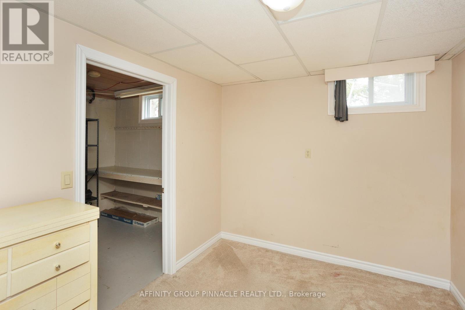 2 Maple Crescent, Kawartha Lakes (Lindsay), Ontario  K9V 2R7 - Photo 46 - X12192907