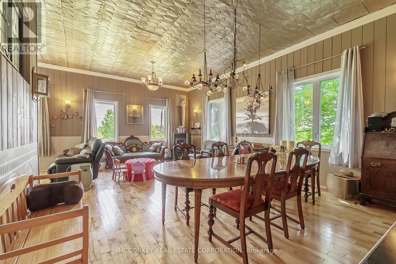 2385 Northey's Road, Selwyn, Ontario  K0L 2H0 - Photo 23 - X12192958