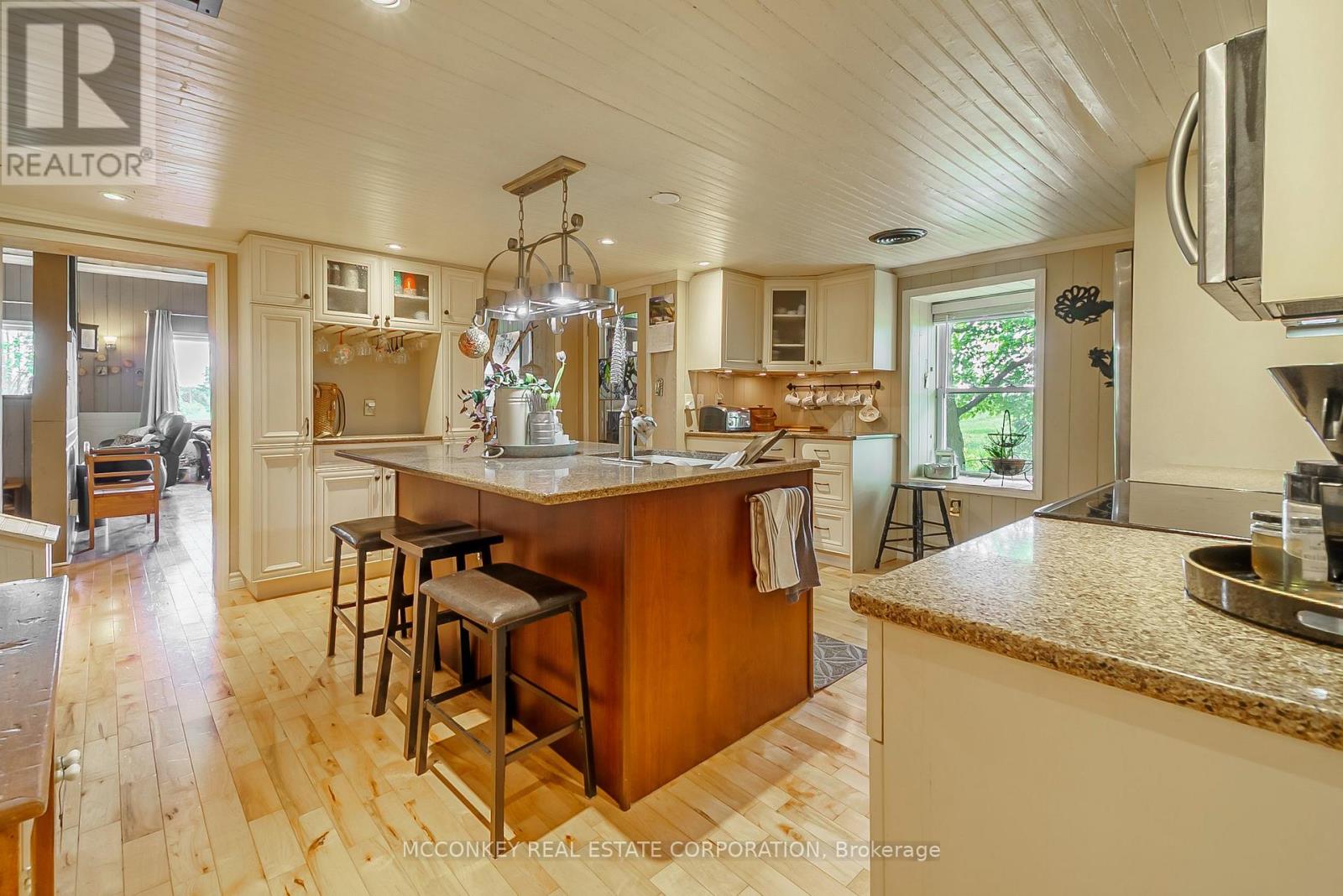 2385 Northey's Road, Selwyn, Ontario  K0L 2H0 - Photo 25 - X12192958