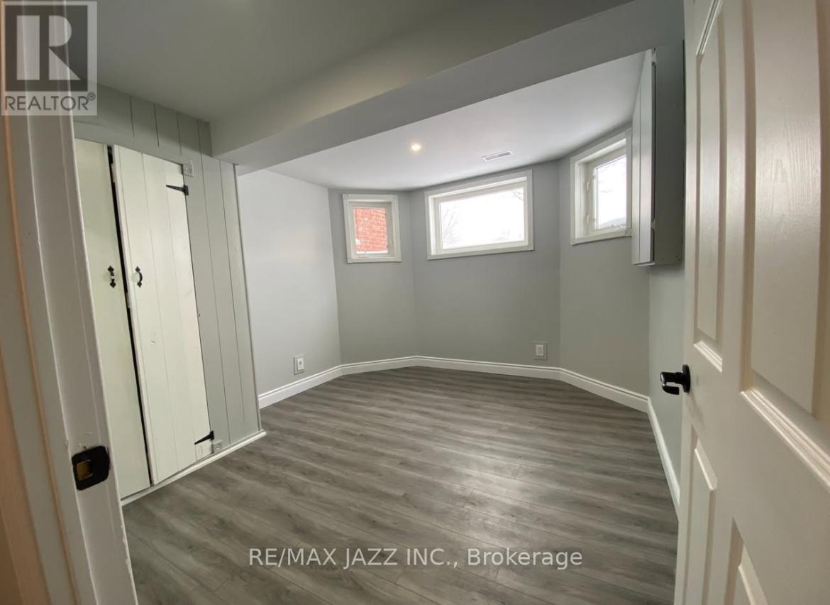 39 Mcgibbon Boulevard, Kawartha Lakes (Lindsay), Ontario  K9V 6G4 - Photo 21 - X12192979