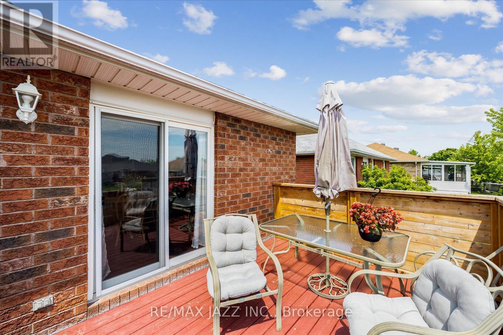 39 Mcgibbon Boulevard, Kawartha Lakes (Lindsay), Ontario  K9V 6G4 - Photo 24 - X12192979