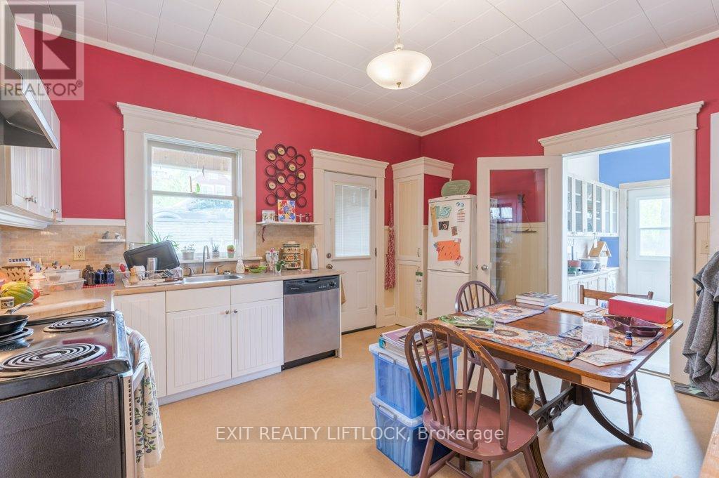 141 Hunter Street E, Peterborough East (Central), Ontario  K9H 1G7 - Photo 14 - X12193036