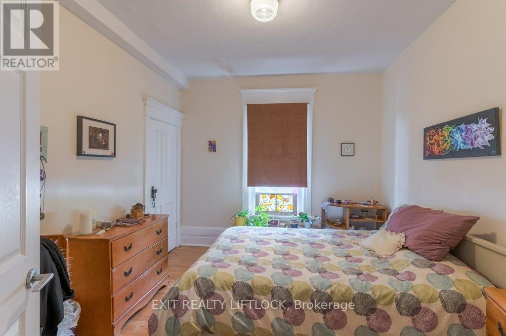 141 Hunter Street E, Peterborough East (Central), Ontario  K9H 1G7 - Photo 18 - X12193036