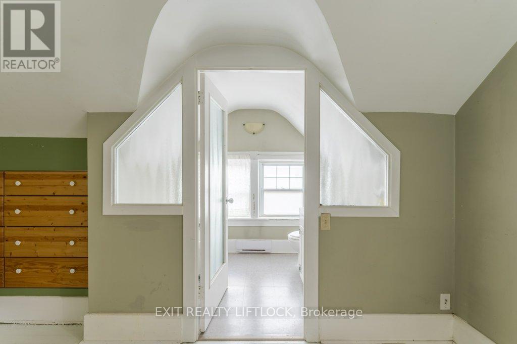 141 Hunter Street E, Peterborough East (Central), Ontario  K9H 1G7 - Photo 24 - X12193036