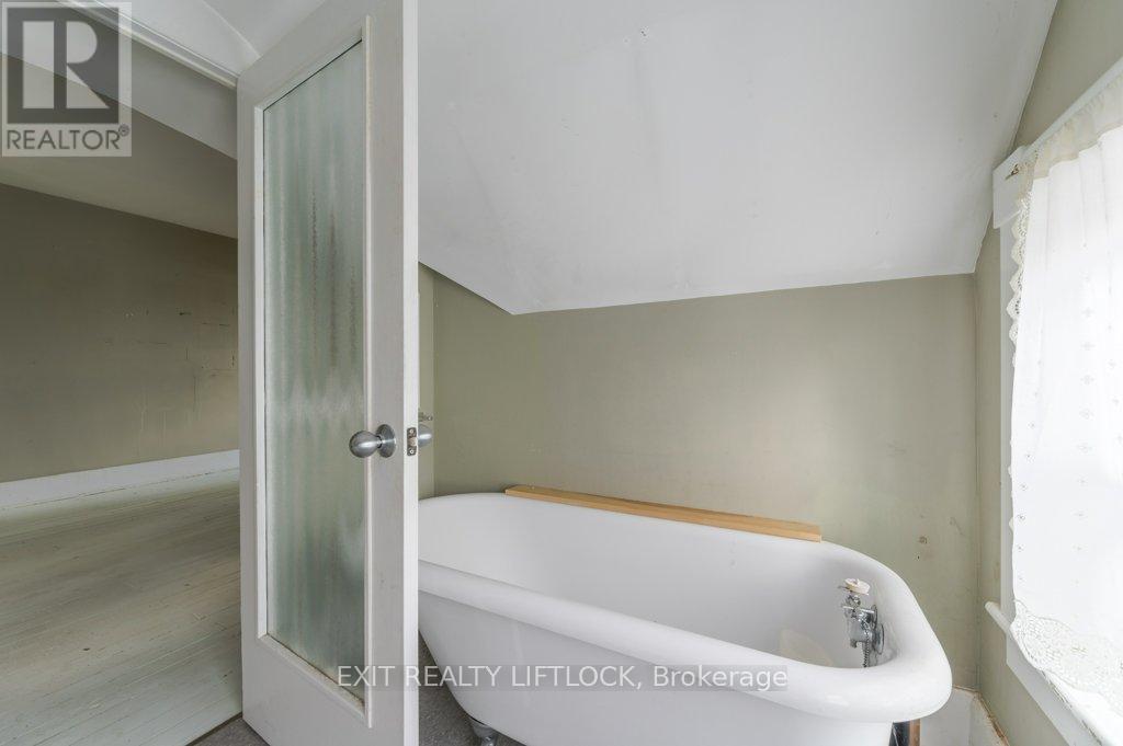 141 Hunter Street E, Peterborough East (Central), Ontario  K9H 1G7 - Photo 26 - X12193036