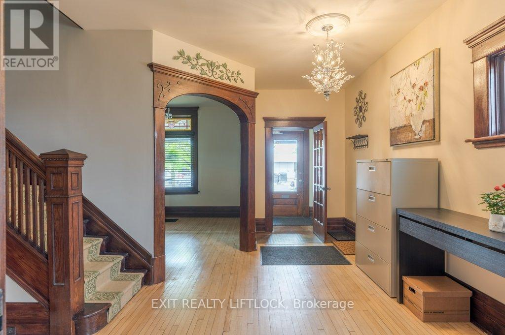 141 Hunter Street E, Peterborough East (Central), Ontario  K9H 1G7 - Photo 7 - X12193036
