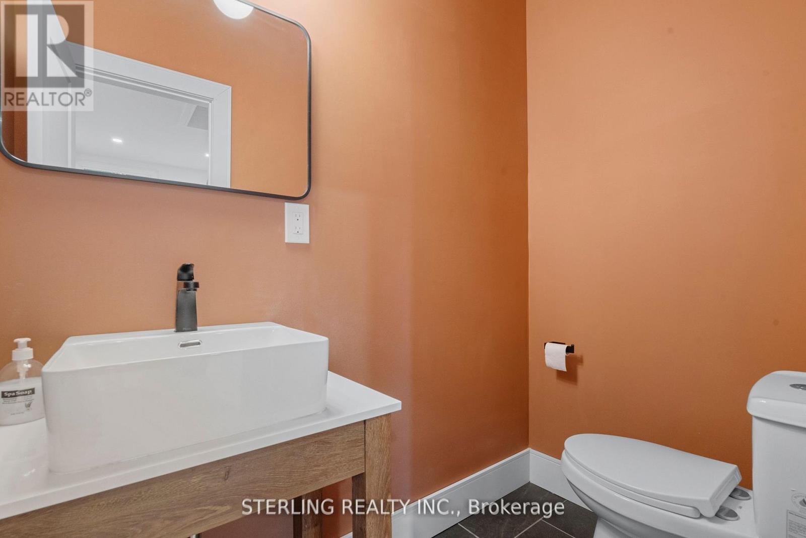 200 Stewart Street, Peterborough (Downtown), Ontario  K9J 3M5 - Photo 10 - X12193166