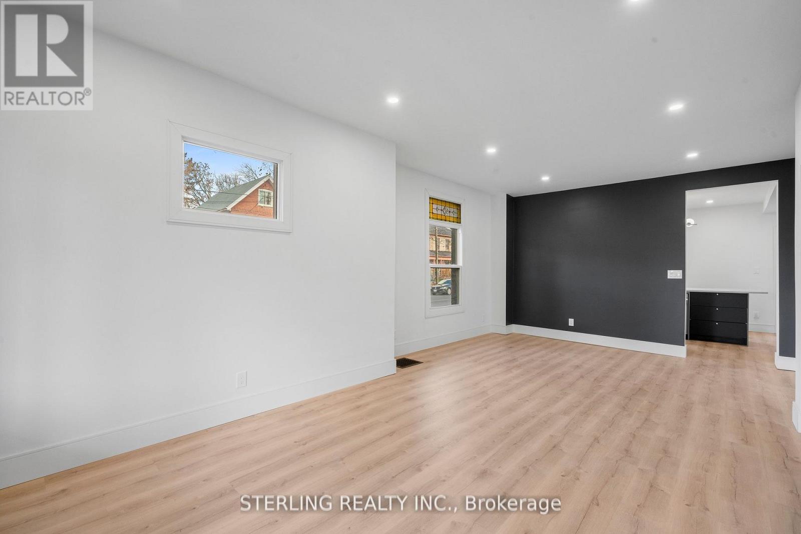 200 Stewart Street, Peterborough (Downtown), Ontario  K9J 3M5 - Photo 5 - X12193166