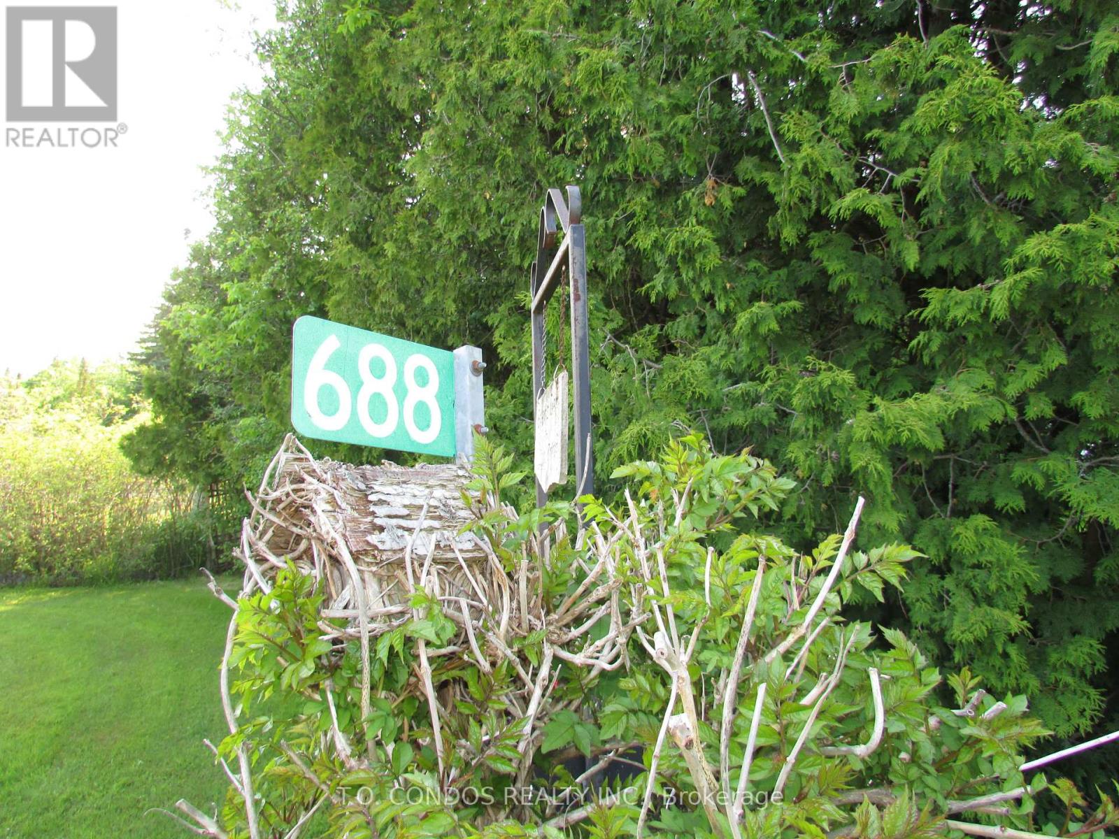 688 North Shore Drive E, Otonabee-South Monaghan, Ontario  K0L 1B0 - Photo 10 - X12193406