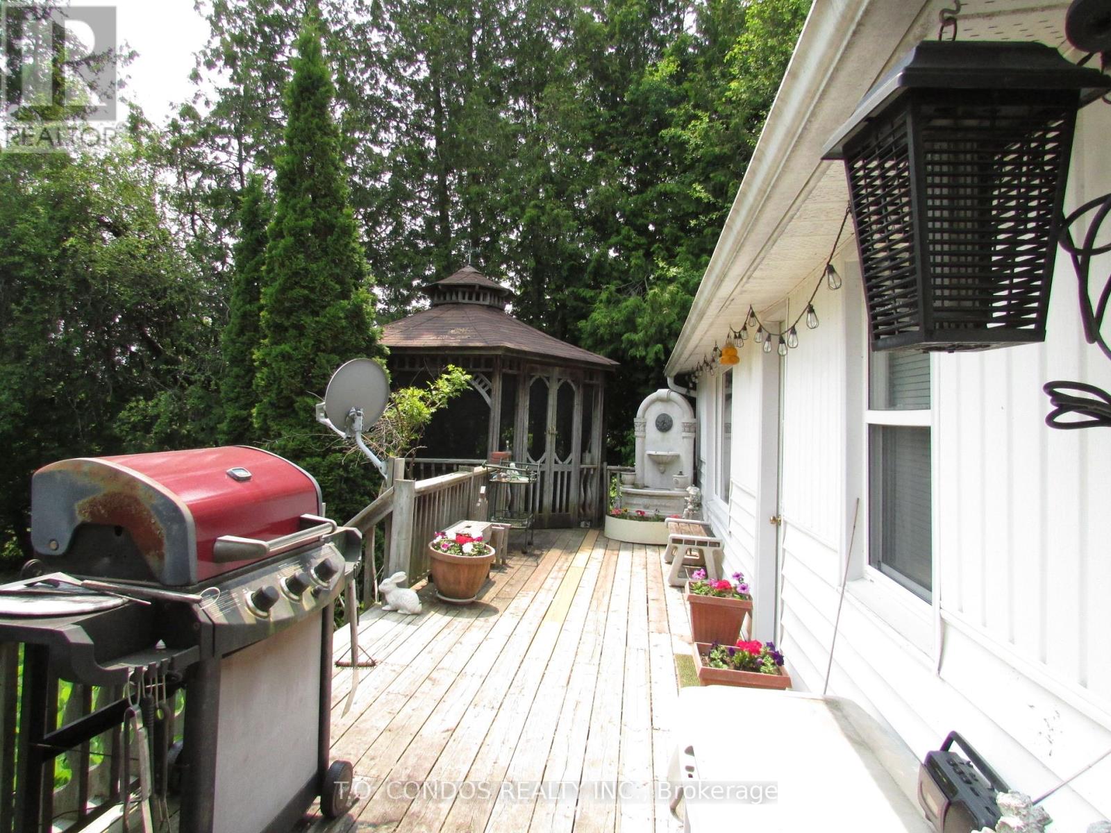 688 North Shore Drive E, Otonabee-South Monaghan, Ontario  K0L 1B0 - Photo 11 - X12193406