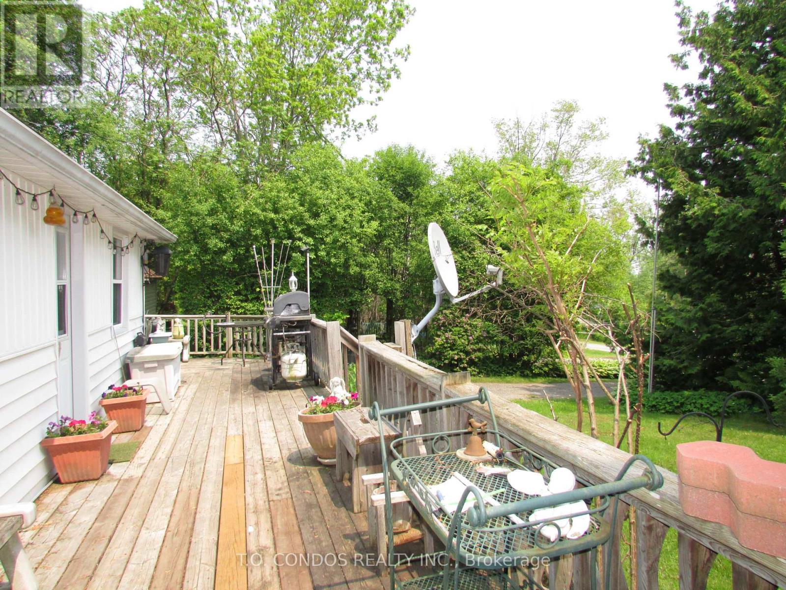 688 North Shore Drive E, Otonabee-South Monaghan, Ontario  K0L 1B0 - Photo 15 - X12193406