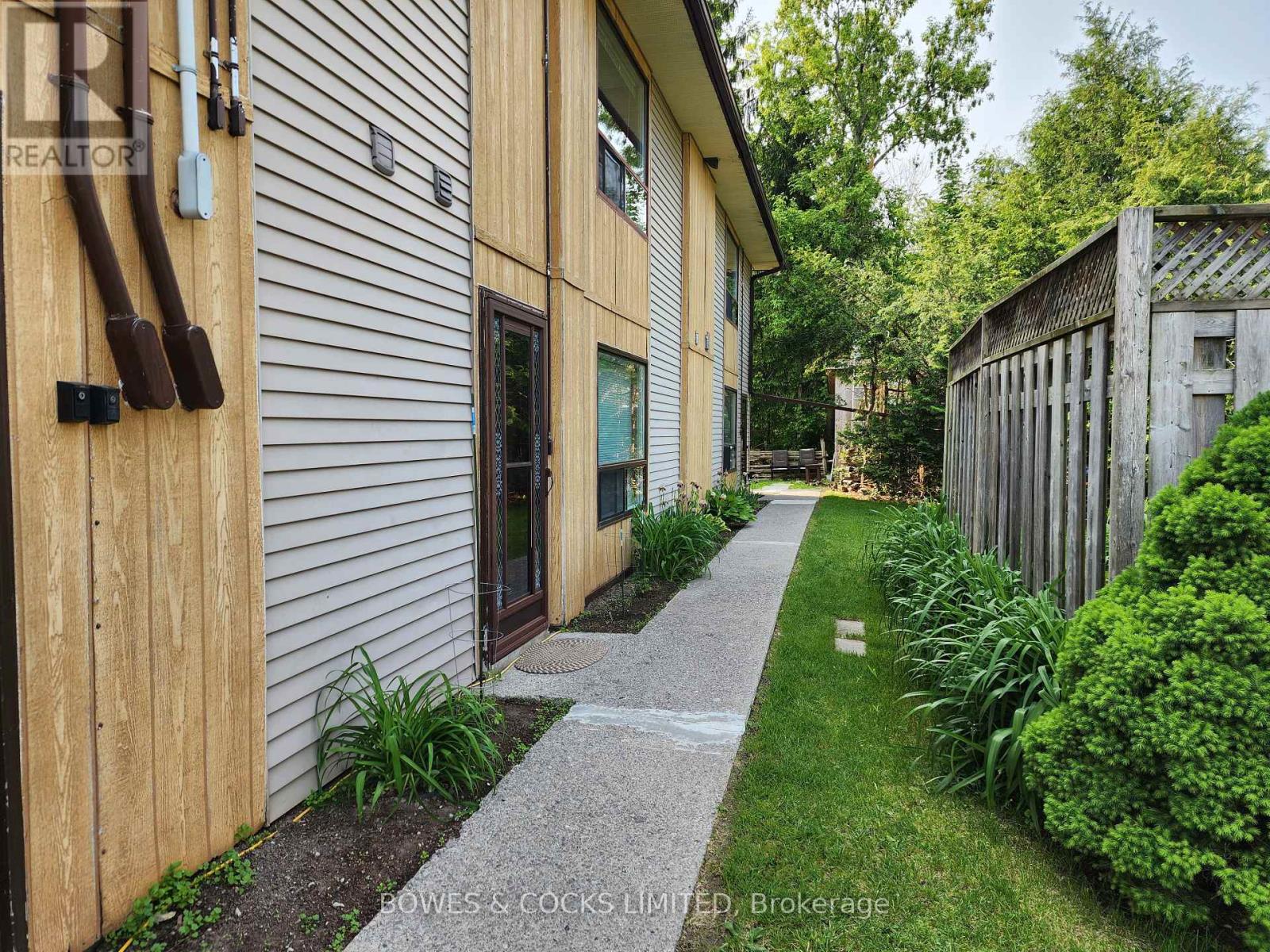 6 - 125 Mary Street W, Kawartha Lakes (Lindsay), Ontario  K9V 2N7 - Photo 10 - X12193626