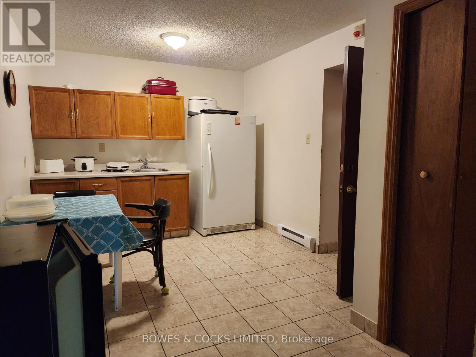 6 - 125 Mary Street W, Kawartha Lakes (Lindsay), Ontario  K9V 2N7 - Photo 3 - X12193626