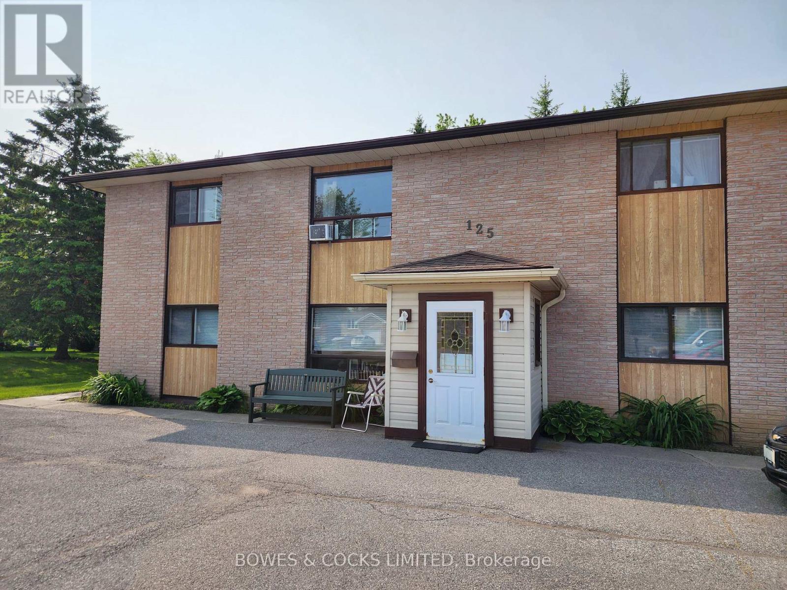 8 - 125 Mary Street W, Kawartha Lakes (Lindsay), Ontario  K9V 2N7 - Photo 2 - X12193728