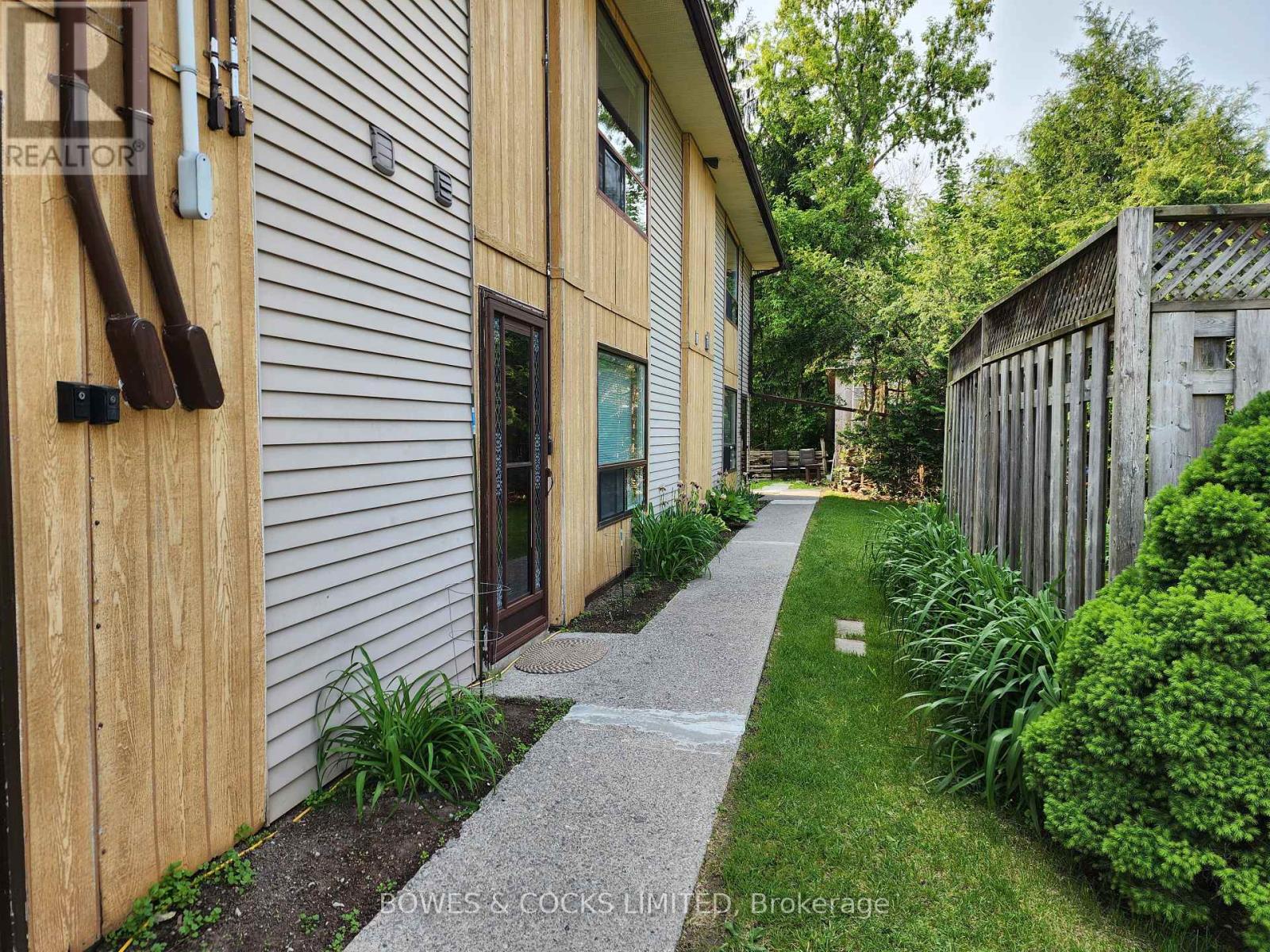 8 - 125 Mary Street W, Kawartha Lakes (Lindsay), Ontario  K9V 2N7 - Photo 9 - X12193728
