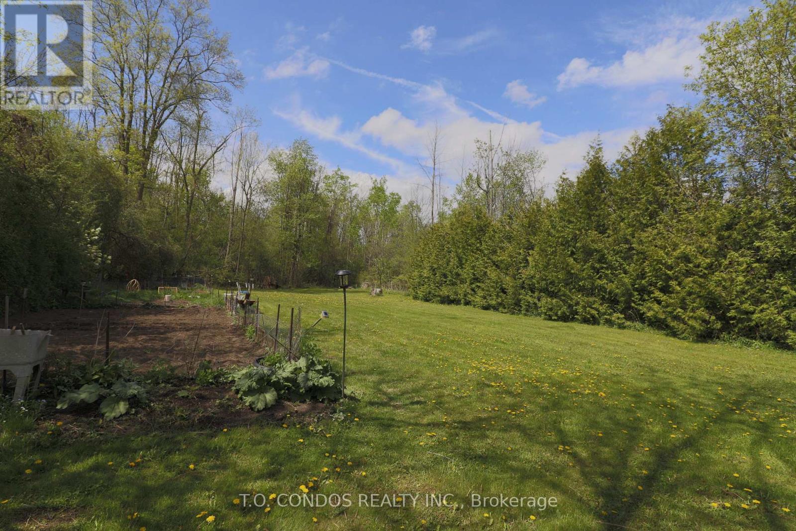 692 North Shore Drive E, Otonabee-South Monaghan, Ontario  K0L 1B0 - Photo 9 - X12194094