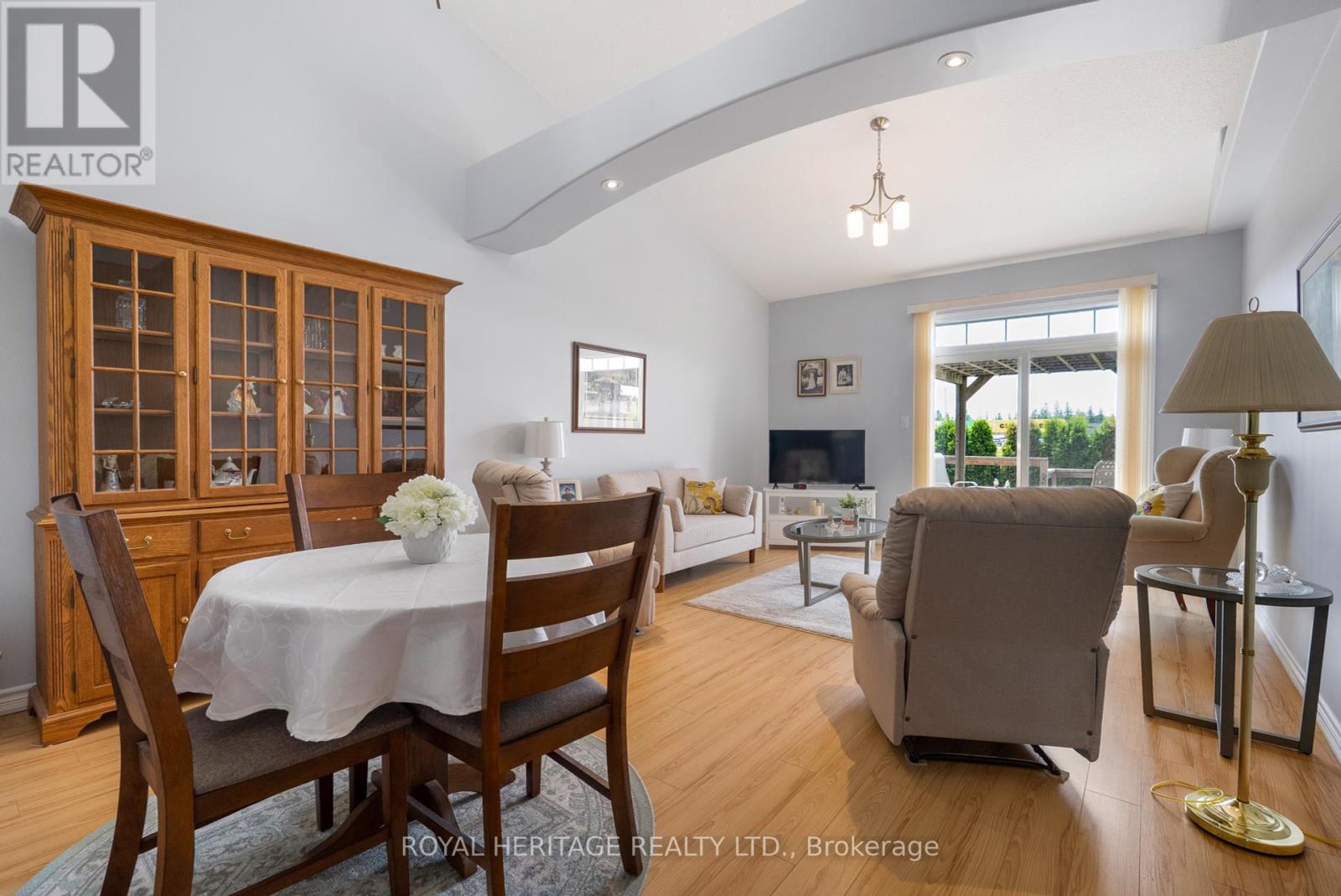 80 Chadwin Drive, Kawartha Lakes (Lindsay), Ontario  K9V 0E9 - Photo 11 - X12194235