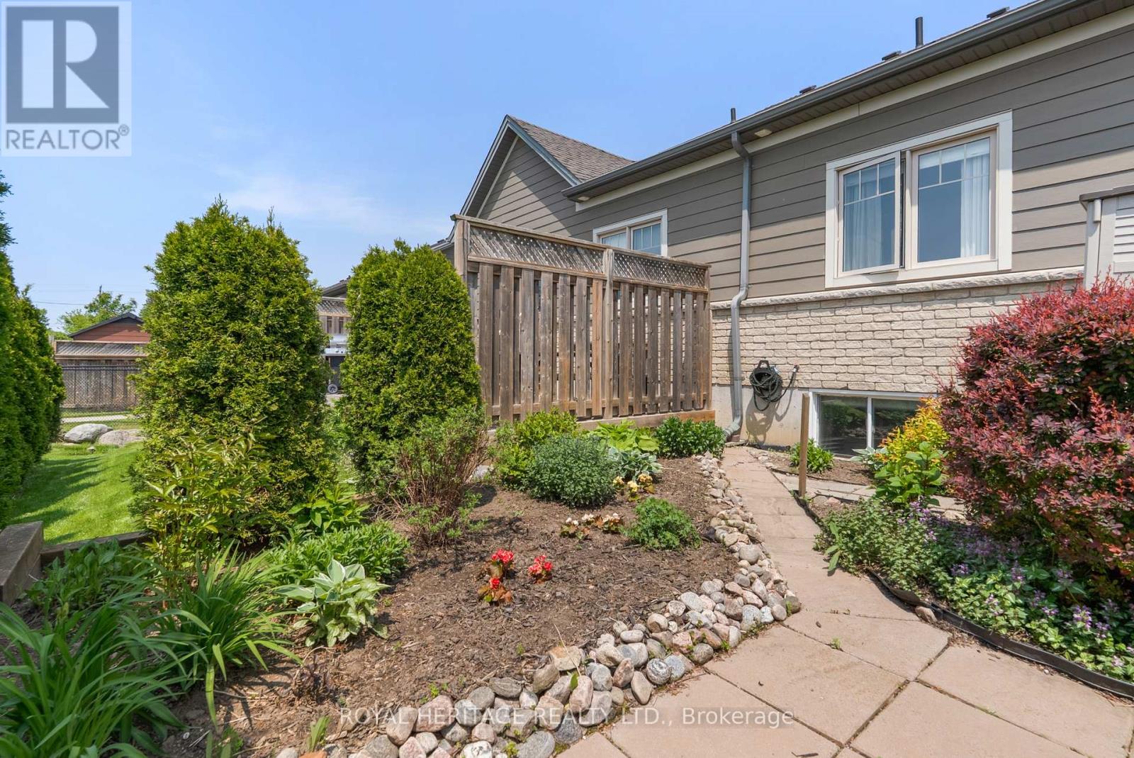 80 Chadwin Drive, Kawartha Lakes (Lindsay), Ontario  K9V 0E9 - Photo 25 - X12194235