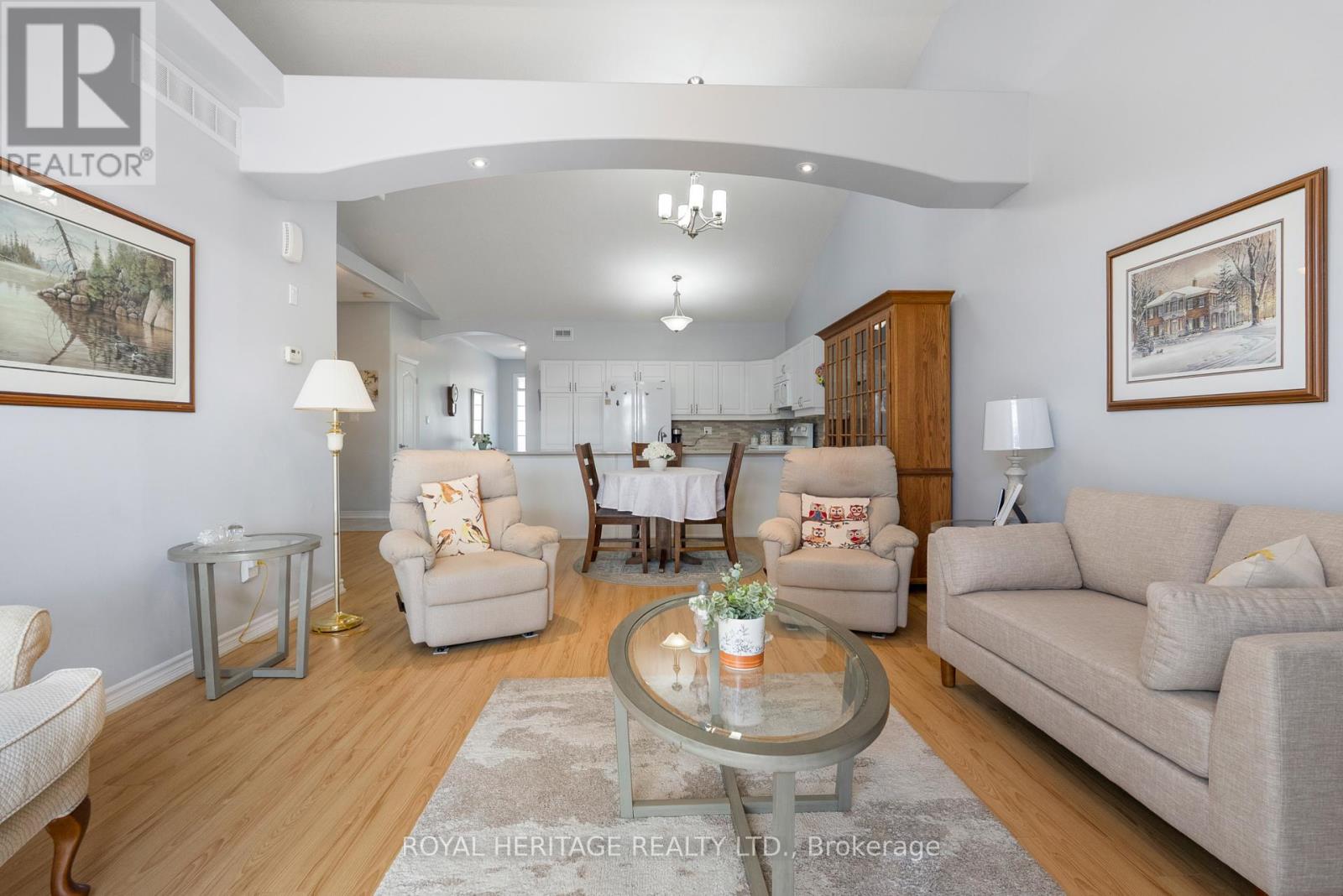 80 Chadwin Drive, Kawartha Lakes (Lindsay), Ontario  K9V 0E9 - Photo 4 - X12194235