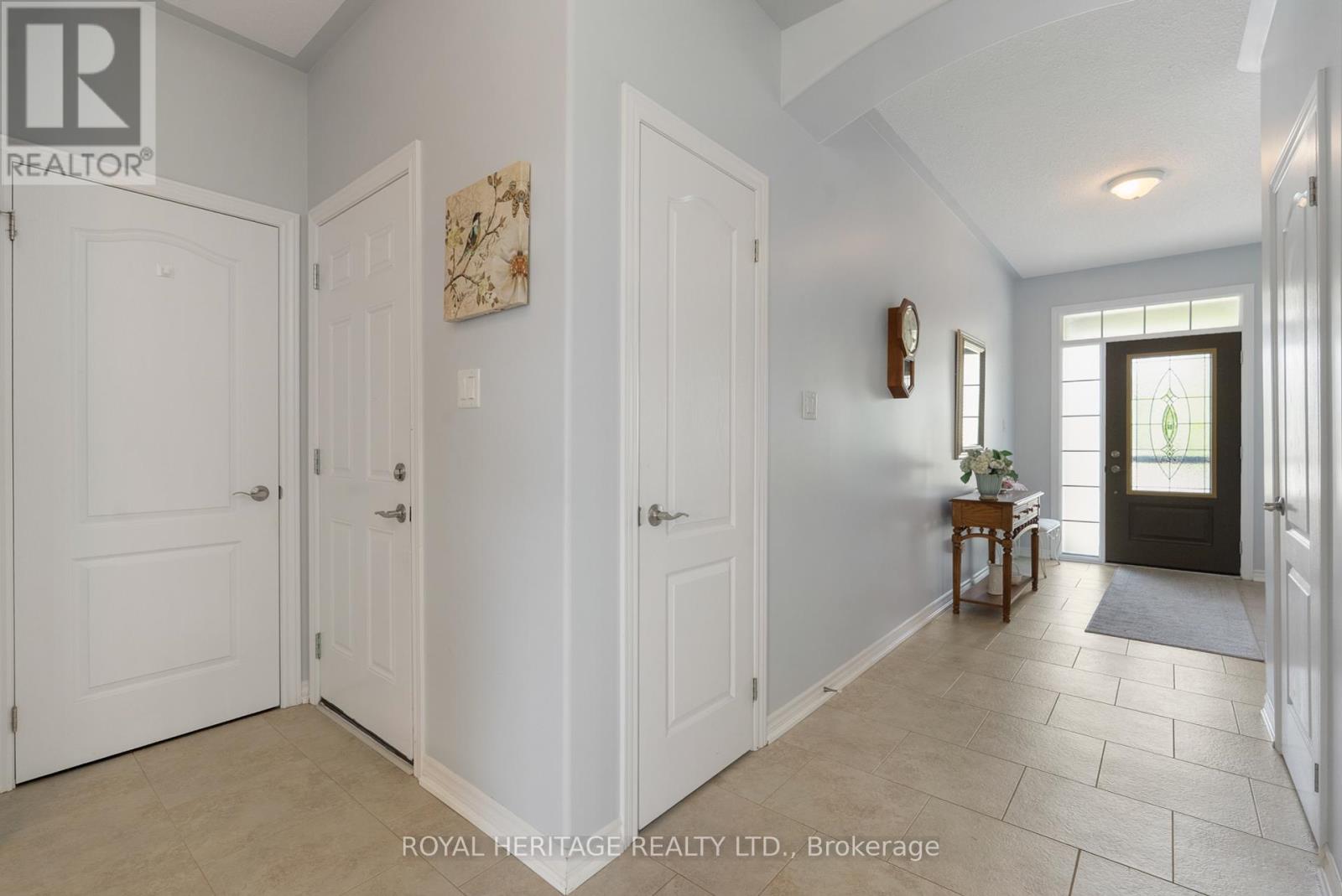 80 Chadwin Drive, Kawartha Lakes (Lindsay), Ontario  K9V 0E9 - Photo 6 - X12194235