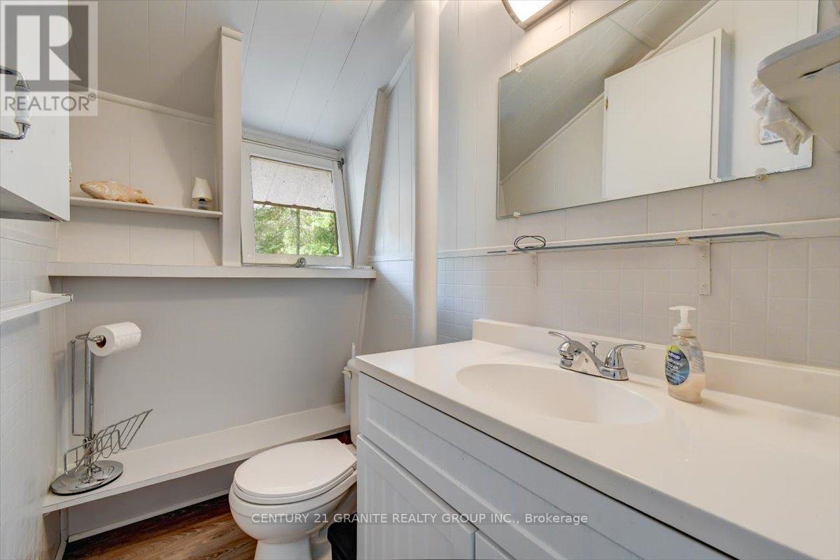 1009 Gossamer Lane, Highlands East (Cardiff Ward), Ontario  K0L 1C0 - Photo 19 - X12194782