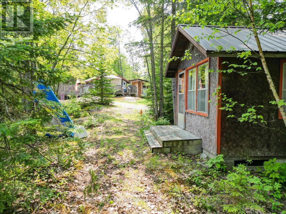 1009 Gossamer Lane, Highlands East (Cardiff Ward), Ontario  K0L 1C0 - Photo 5 - X12194782