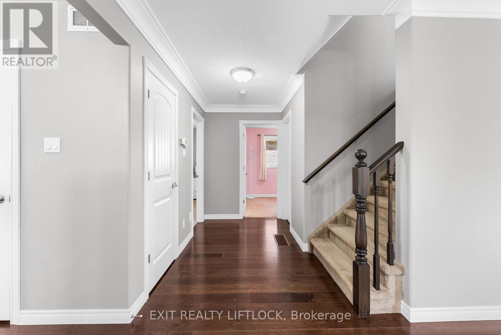 182 Chandler Crescent, Peterborough North (North), Ontario  K9J 0H3 - Photo 11 - X12194921