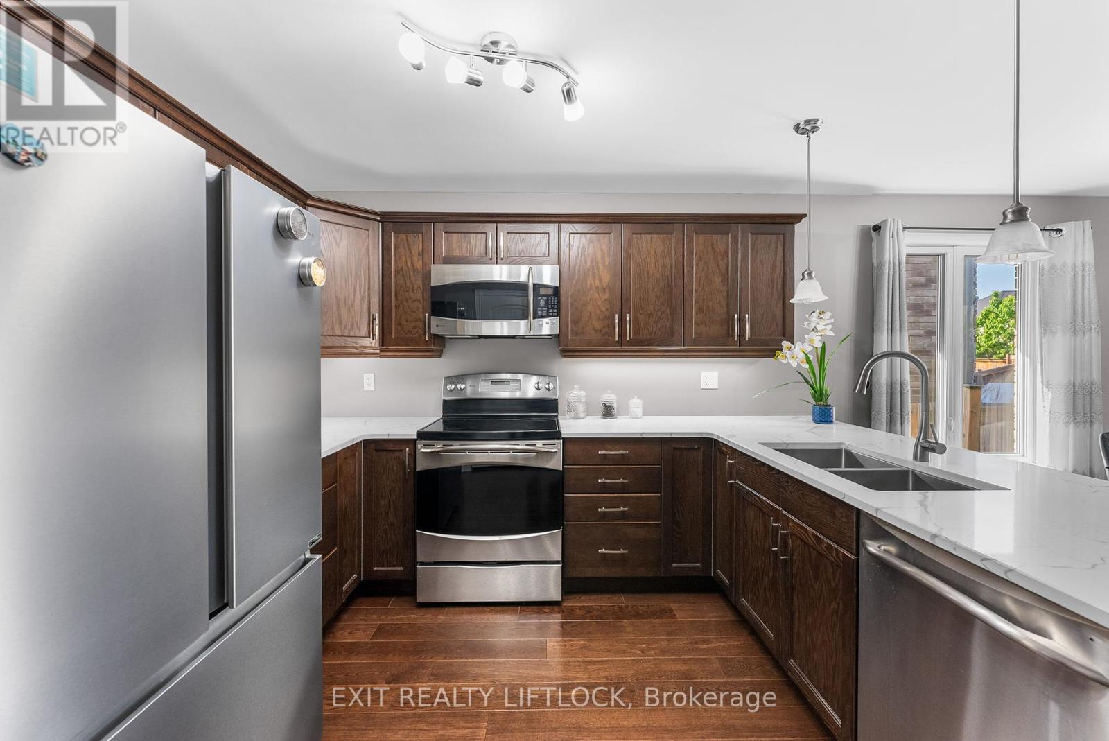 182 Chandler Crescent, Peterborough North (North), Ontario  K9J 0H3 - Photo 14 - X12194921