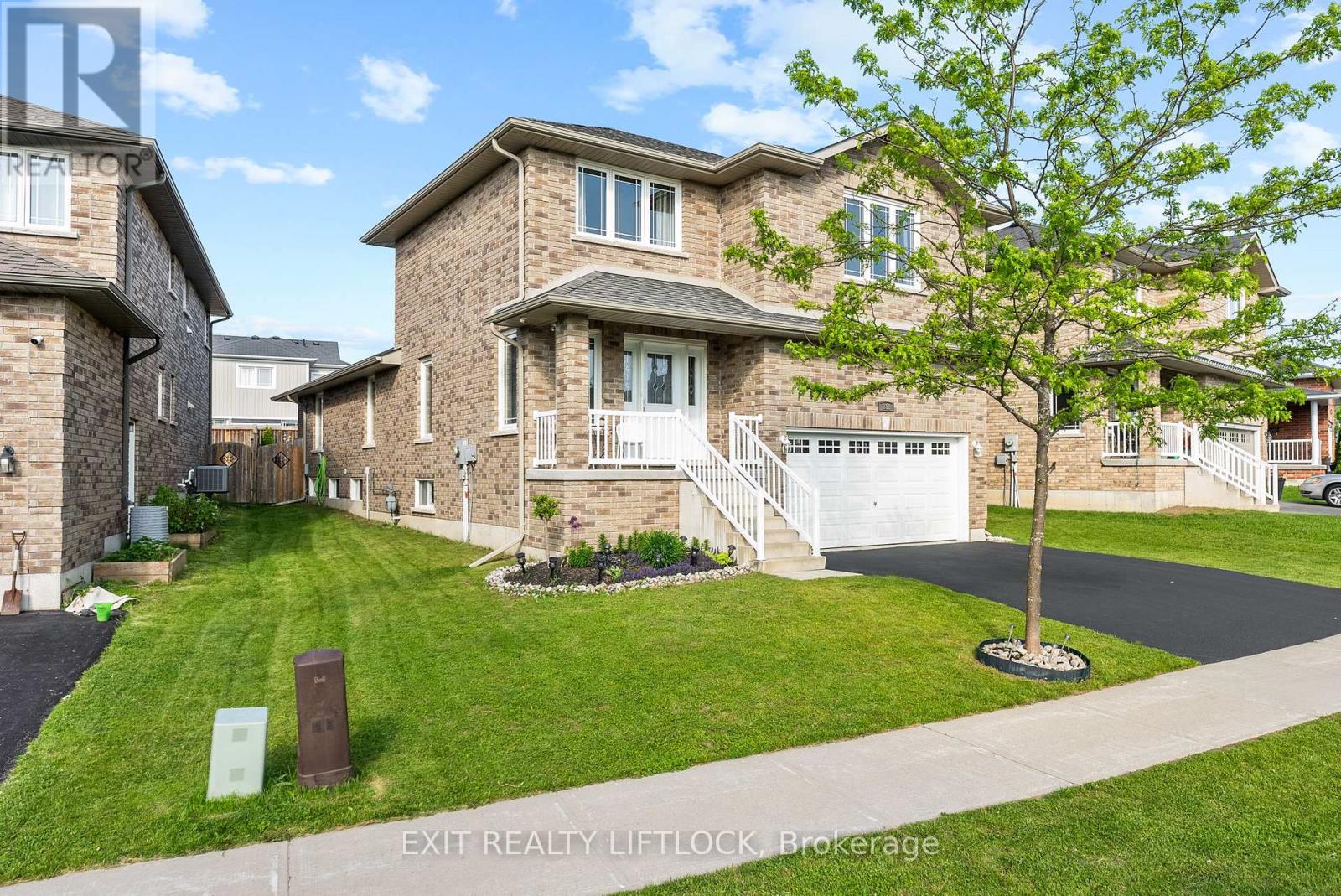 182 Chandler Crescent, Peterborough North (North), Ontario  K9J 0H3 - Photo 2 - X12194921
