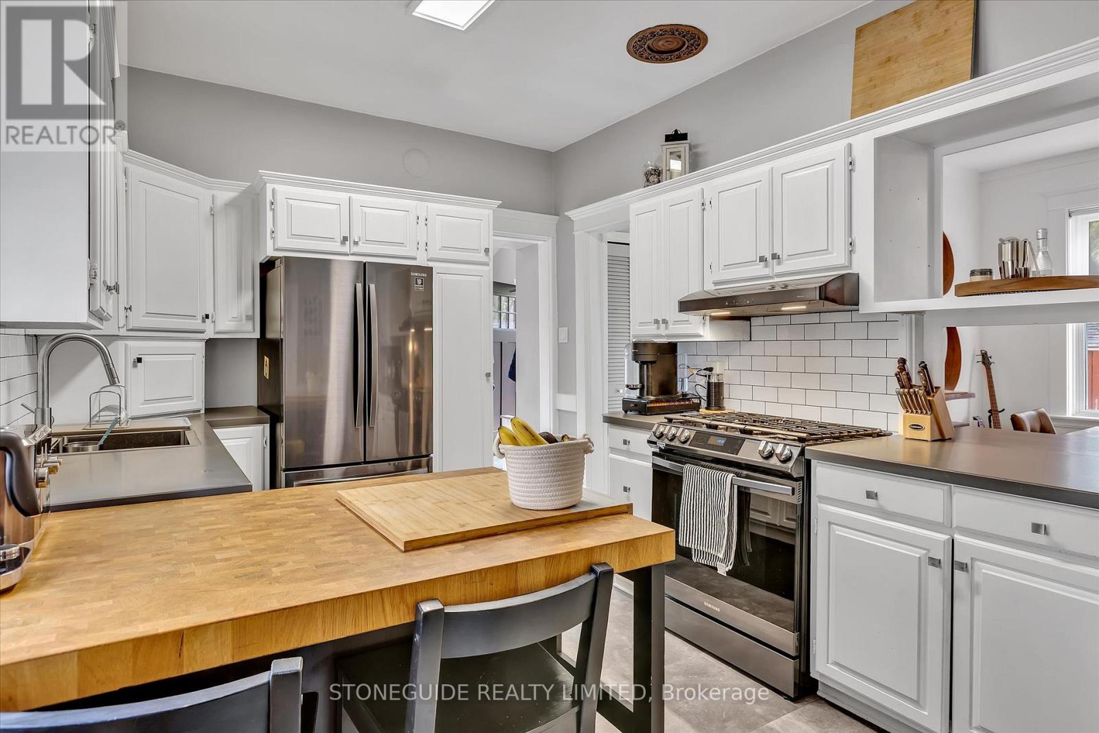 454 Mark Street, Peterborough East (Central), Ontario  K9H 1V9 - Photo 12 - X12195154