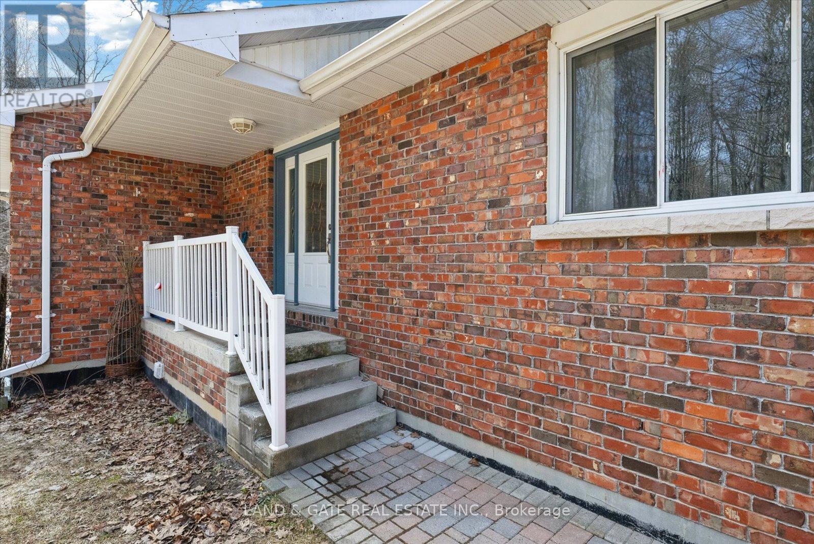 398 Sandy Hook Road, Kawartha Lakes (Manvers), Ontario  L0A 1K0 - Photo 28 - X12195244