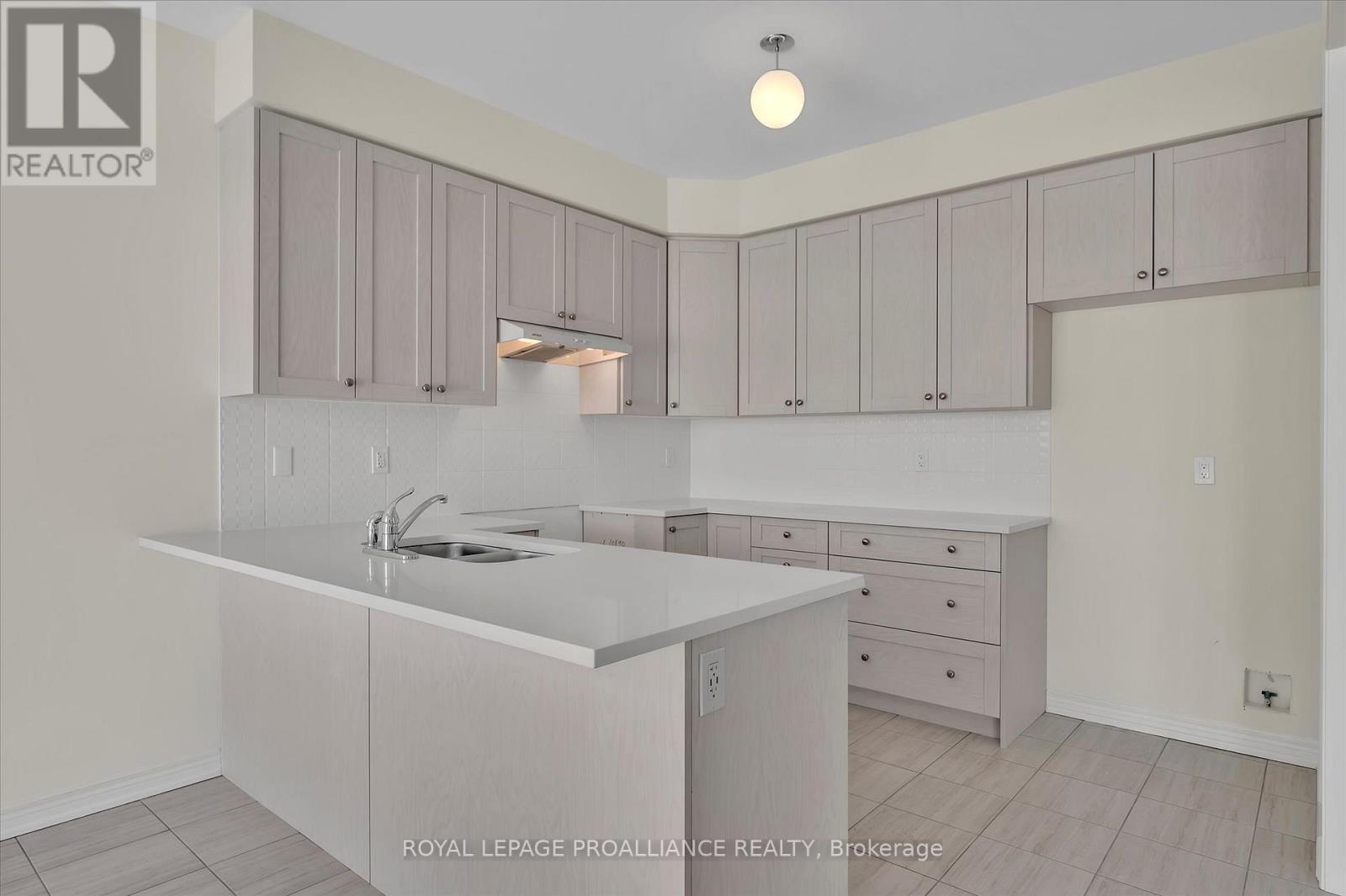 902 Bamford Terrace, Peterborough North (North), Ontario  K9K 0H4 - Photo 17 - X12195307